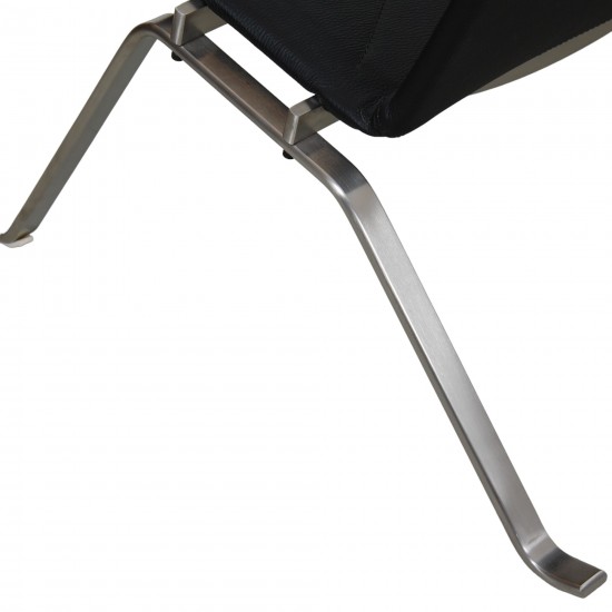 Poul Kjærholm PK22 lounge chair in black aura leather