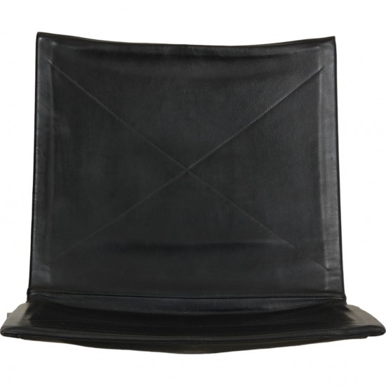 Poul Kjærholm PK22 chair in black leather from Kold Christensen