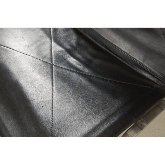 Poul Kjærholm PK22 chair in black leather from Kold Christensen
