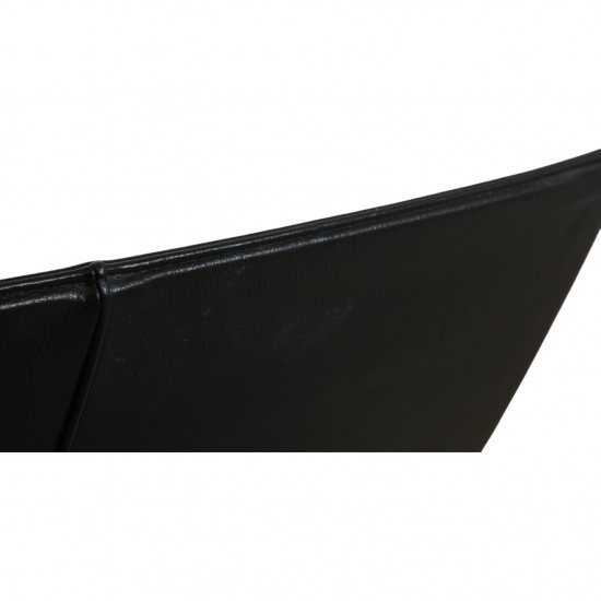 Poul Kjærholm PK22 chair in black leather by Kold Christensen