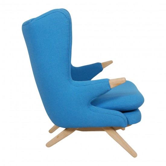 Svend Skipper Papa Bear Chair in light blue hallingdal fabric and oak