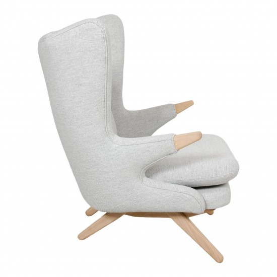 Svend Skipper Papa Bear Chair in light grey hallingdal fabric and oak