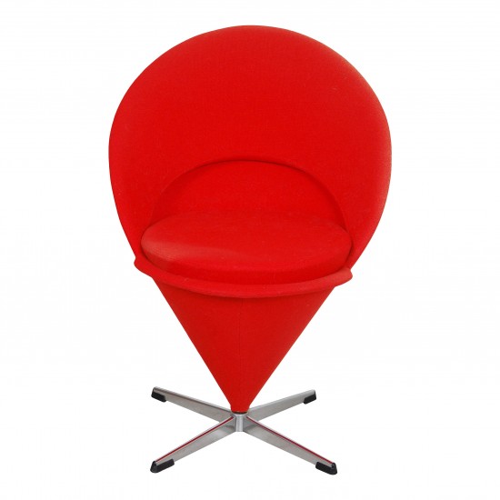 Verner Panton Cone Chair / Kræmmerhusstolen, fuldpolstret med rødt stof