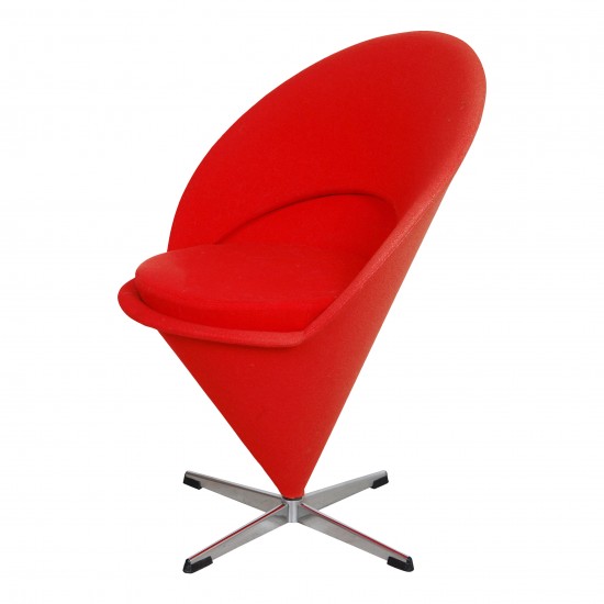 Verner Panton Cone Chair / Kræmmerhusstolen, fuldpolstret med rødt stof