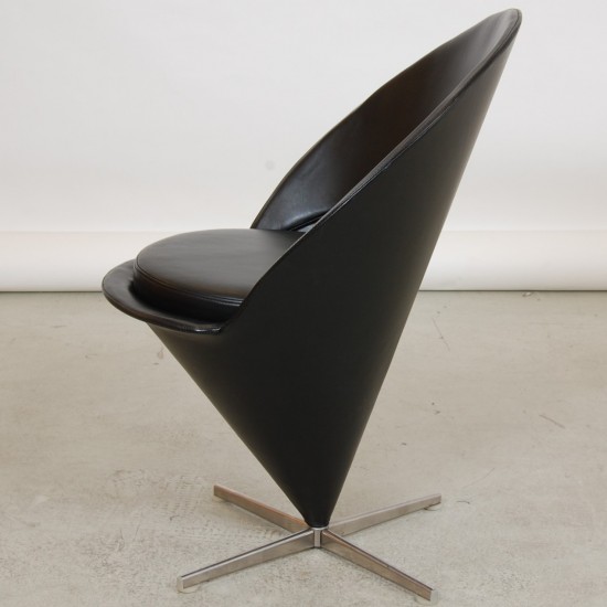 Verner Panton Cone-chair in black leather