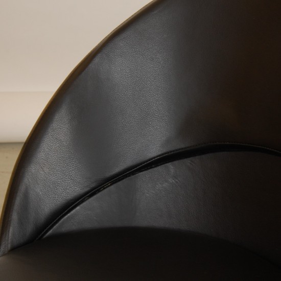 Verner Panton Cone-chair in black leather