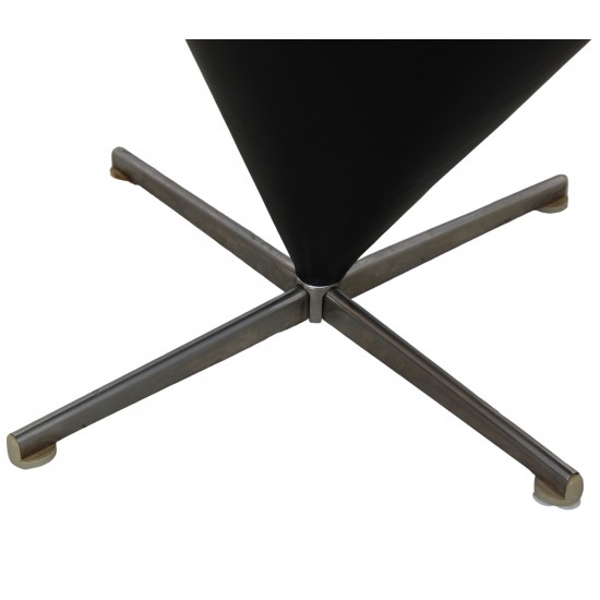 Verner Panton Cone chair i sort læder