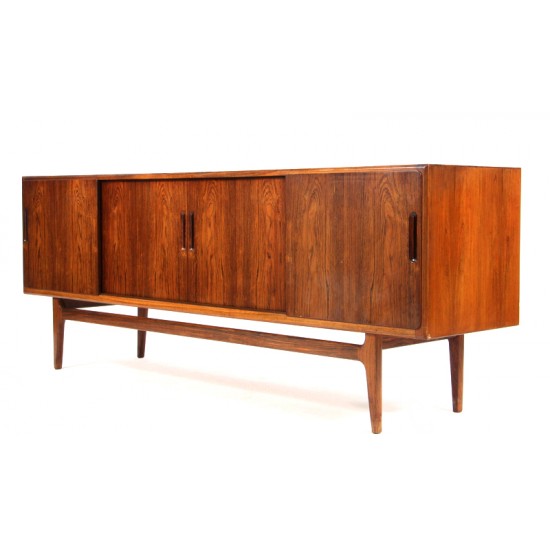 Dansk møbelkunst Veneered rosewood sideboard with legs of solid rosewood