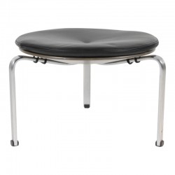 Poul Kjærholm PK 33 ottoman with black classic leather Poul Kjærholm PK 33 ottoman with black classic leather