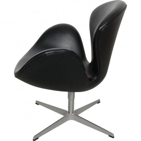 Arne Jacobsen Swan chair in original black Aura leather