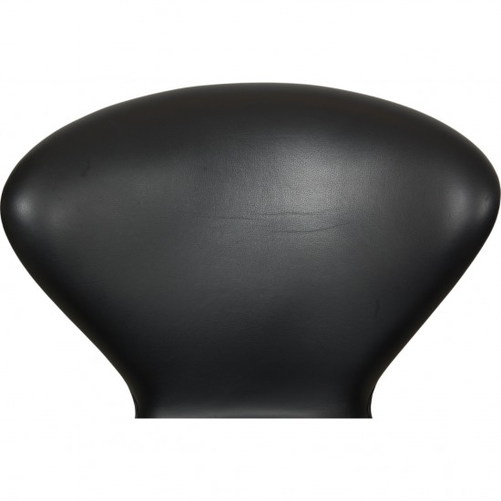 Arne Jacobsen Swan chair in original black Aura leather
