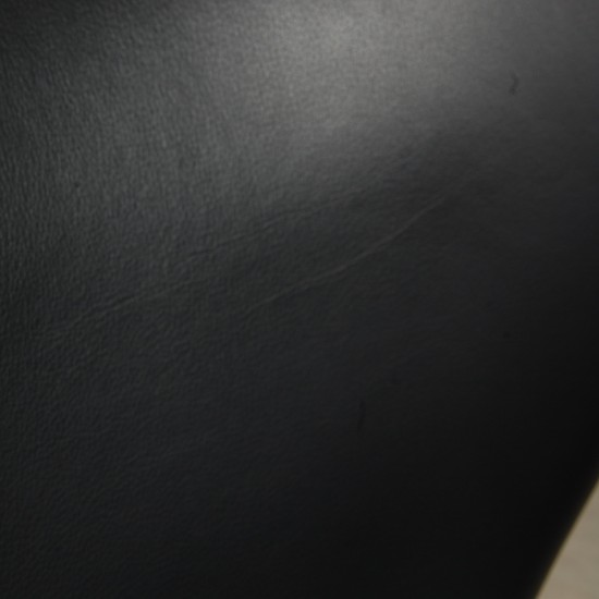 Arne Jacobsen Swan chair in original black Aura leather