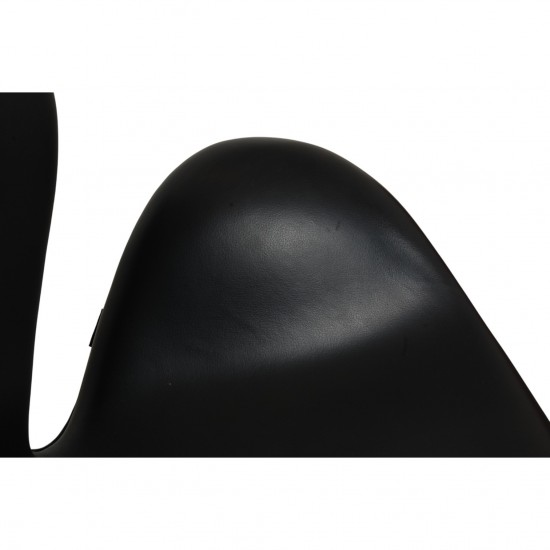 Arne Jacobsen Swan chair in original black Aura leather