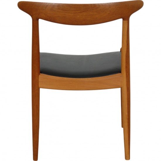 Sæt af to Hans Wegner W1 stole af eg