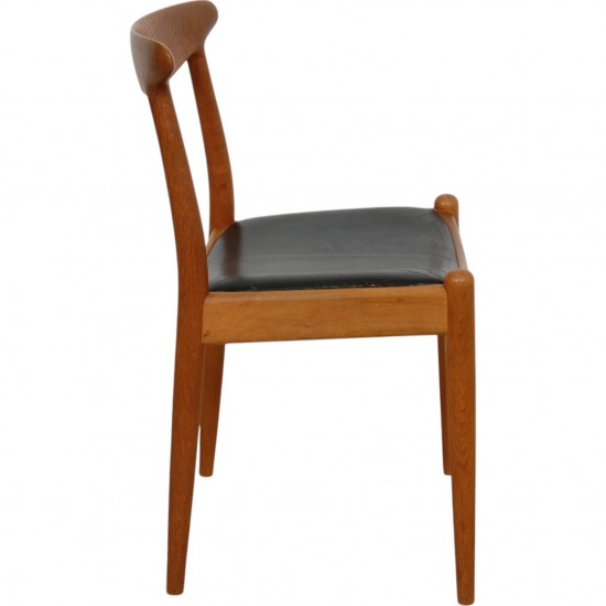 Sæt af to Hans Wegner W1 stole af eg