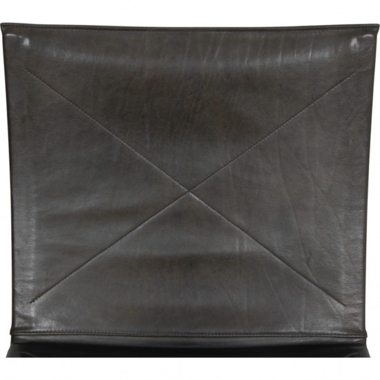 Poul Kjærholm PK-22 chair in black grace leather