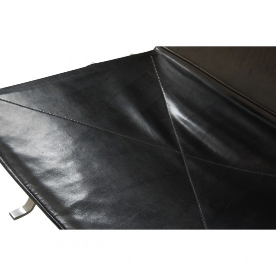Poul Kjærholm PK-22 chair in black grace leather