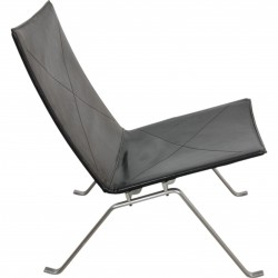 Poul Kjærholm PK-22 chair in black grace leather
