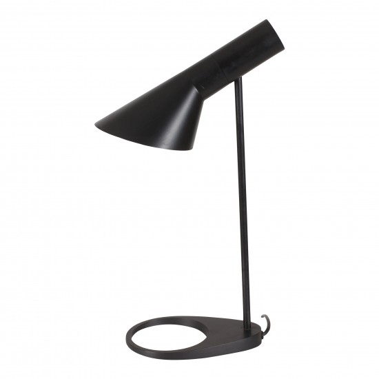 Arne Jacobsen Ny bordlampe udført i sort