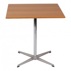Arne Jacobsen cafebord med plade af fineret egetræ 70x70 cm Arne Jacobsen cafebord med plade af fineret egetræ 70x70 cm