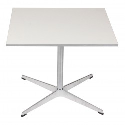 Arne Jacobsen sofabord med hvid laminat med metal kant M: 60 x 60 cm Arne Jacobsen sofabord med hvid laminat med metal kant M: 60 x 60 cm