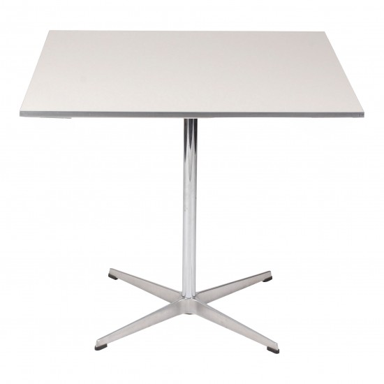 Arne Jacobsen cafebord med hvid laminat 80 x 80 cm Arne Jacobsen cafebord med hvid laminat 80 x 80 cm