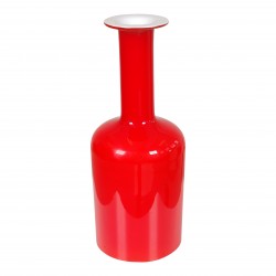 Otto Brauer/Holmegaard Red glass vase H: 31 Otto Brauer/Holmegaard Red glass vase H: 31