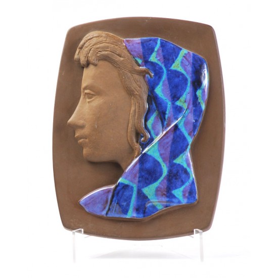 Johannes Hedegaard: Ceramic relief shaped like a woman with a glazed headscarf