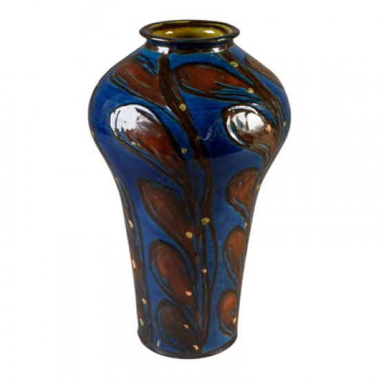 Herman Kählers keramiske fabrik i Næstved - vase dekoreret med kohorn i blå og sort glasur