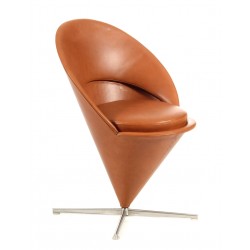 Verner Panton Stol, Cone Chair Kræmmerhusstolen, fuldpolstret med walnut anilin læder Verner Panton Stol, Cone Chair Kræmmerhusstolen, fuldpolstret med walnut anilin læder