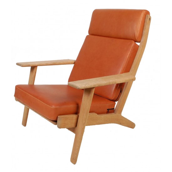 Hans J Wegner Ge-290a lænestol nypolstret i cognac anilin læder