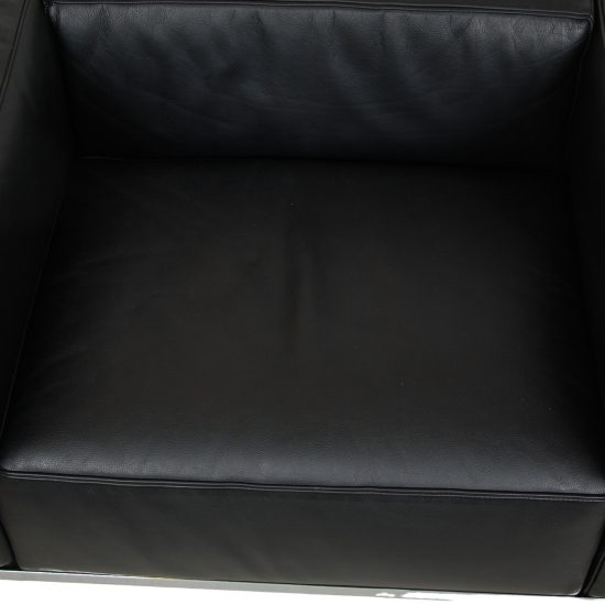 Le Corbusier LC-3 Loungechair in black leather