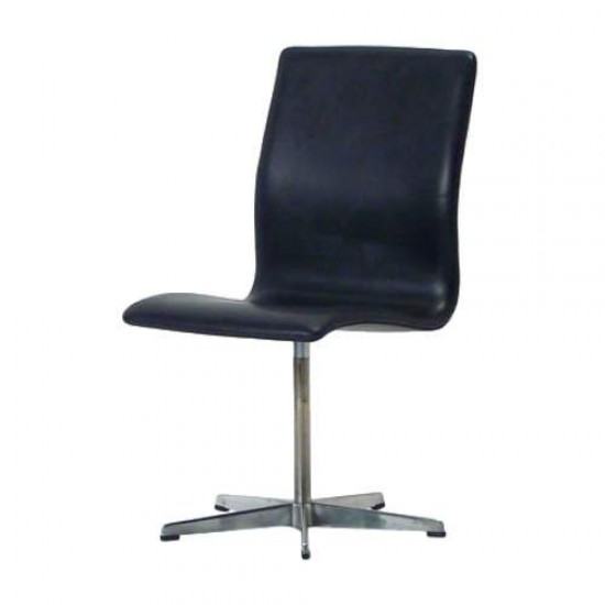 Ombetrækning af Arne Jacobsen oxford stol i læder uden armlæn
