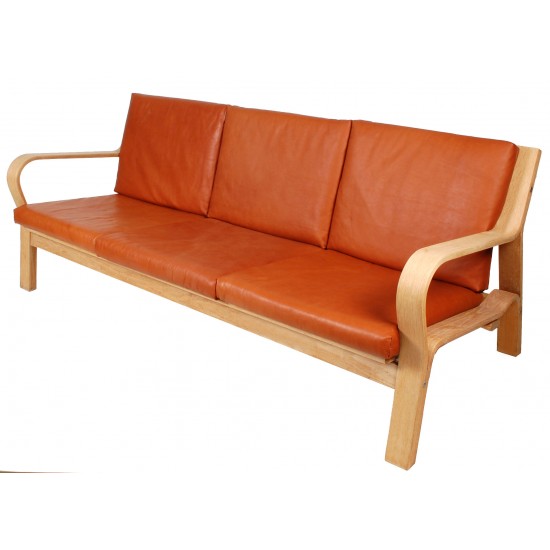 Hans J Wegner 3pers sofa Ge-671 with cognac aniline leather