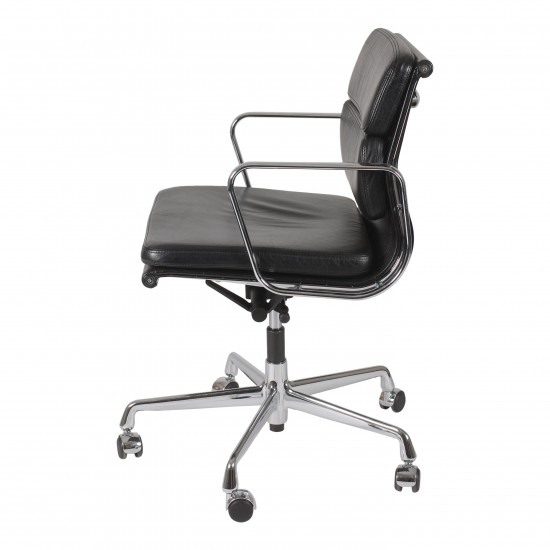 Charles Eames office chair, EA-217 with black leather